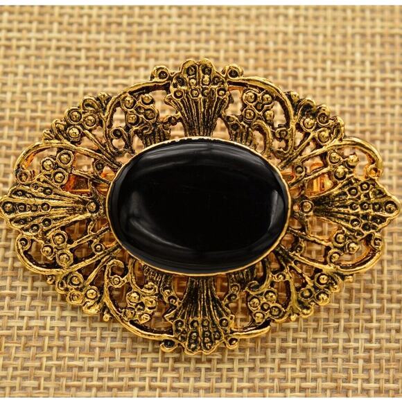 Vintage Oval Brooch Pin Black Enamel Center Filigree Antiqued Gold 1990s BinAH - Picture 1 of 12